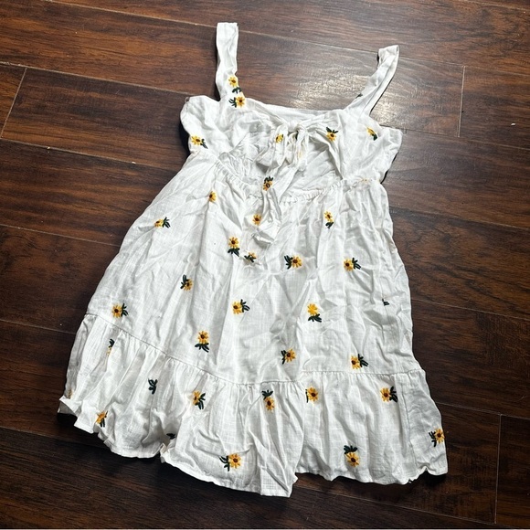 Rewind Tie Back Flower Embroidered Skater Dress - Picture 2 of 5